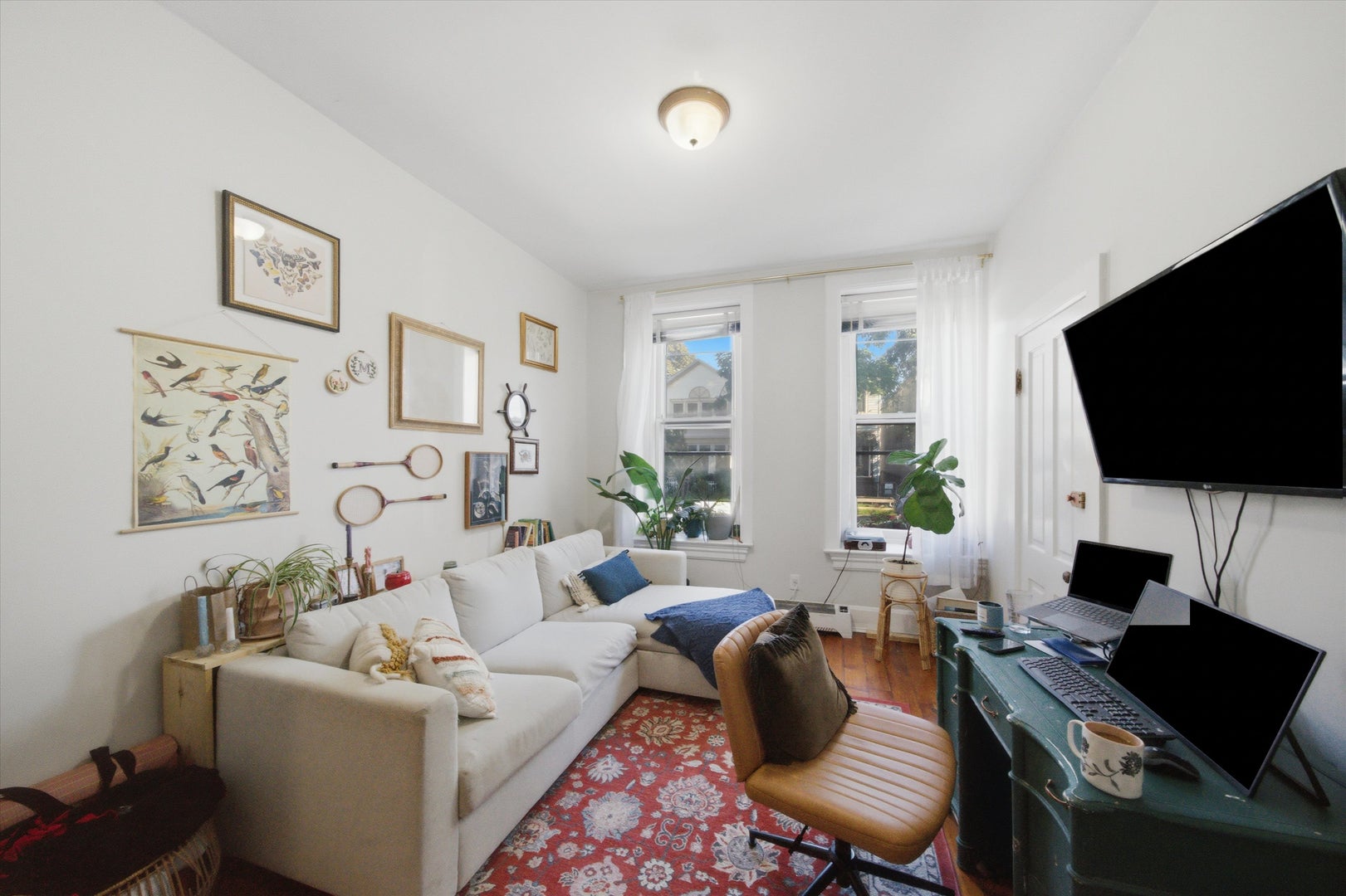 1433 W Superior Street