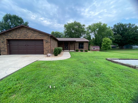 Tiny photo for 303 W Blake Street, Benton, IL 62812 (MLS # 12729072)