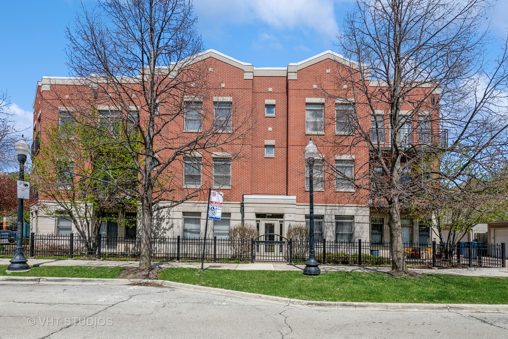 758 W 14th Place 2A