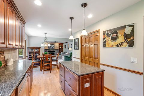 Tiny photo for 619 N California Avenue, Mundelein, IL 60060 (MLS # 12506430)