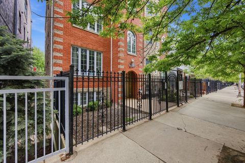 Photo of 1333 N Bosworth Avenue #2, Chicago, IL 60642 (MLS # 12660641)