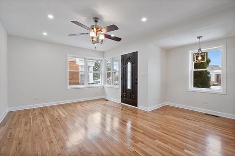 Tiny photo for 7241 N Mcvicker Avenue, Chicago, IL 60646 (MLS # 12589525)