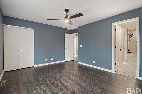 Tiny photo for 283 W Whispering Oaks Lane, Round Lake, IL 60073 (MLS # 12587327)