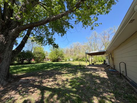 Tiny photo for 2100 Ironwood Lane, Charleston, IL 61920 (MLS # 12620181)