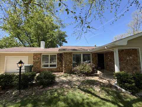 Tiny photo for 2100 Ironwood Lane, Charleston, IL 61920 (MLS # 12620181)