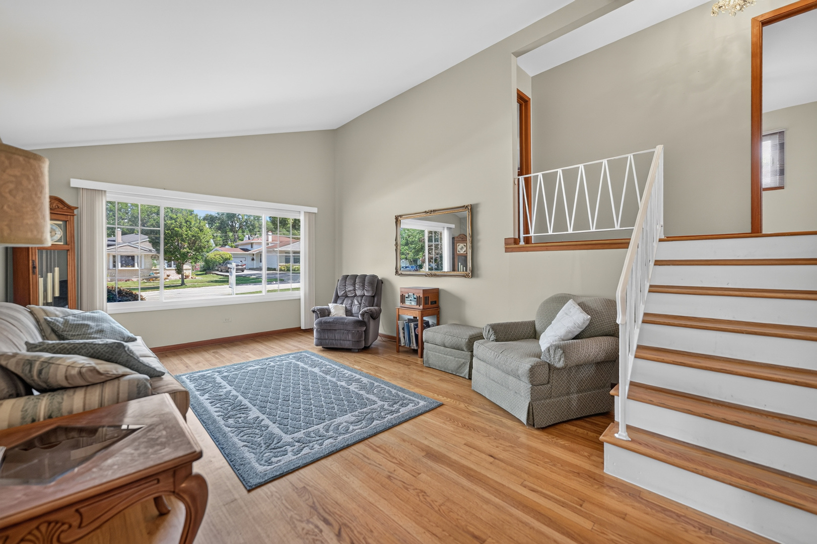 23 W Prairie Avenue
