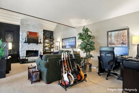 Tiny photo for 621 Chip Court, Gurnee, IL 60031 (MLS # 12788896)