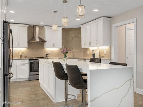 Tiny photo for 1401 Burr Oak Road #309B, Hinsdale, IL 60521 (MLS # 12463492)