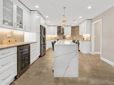 Tiny photo for 1401 Burr Oak Road #309B, Hinsdale, IL 60521 (MLS # 12463492)