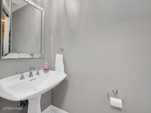 Tiny photo for 1401 Burr Oak Road #309B, Hinsdale, IL 60521 (MLS # 12463492)