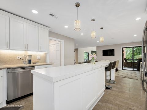 Tiny photo for 1401 Burr Oak Road #309B, Hinsdale, IL 60521 (MLS # 12463492)