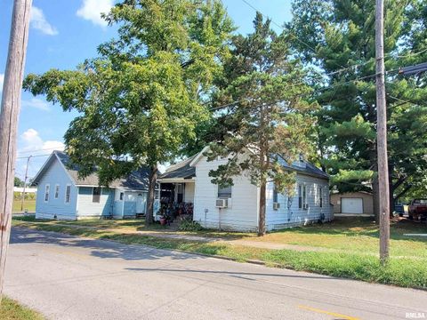 Photo of 303 W SYCAMORE Street, Carbondale, IL 62901 (MLS # EB459312)