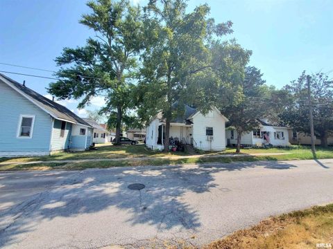 Tiny photo for 303 W SYCAMORE Street, Carbondale, IL 62901 (MLS # EB459312)