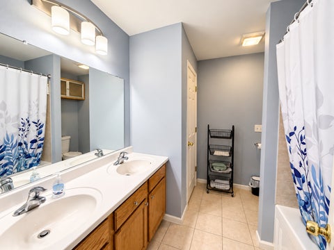 Tiny photo for 8930 Frontage Road, Justice, IL 60458 (MLS # 12794860)