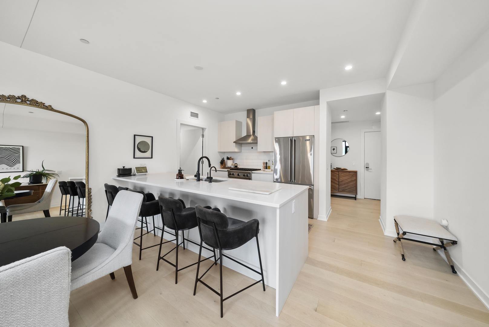 1648 W Division Street 407