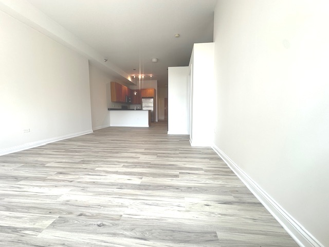 8 W MONROE Street 1702