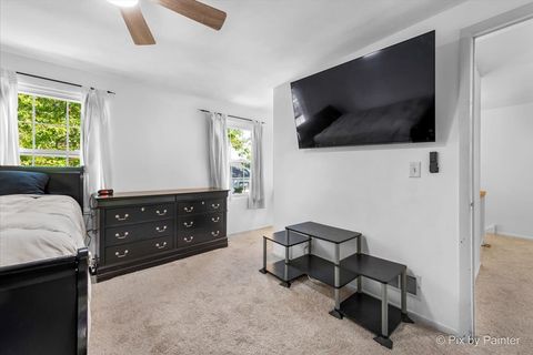 Tiny photo for 802 Lexington Circle #802, Hanover Park, IL 60133 (MLS # 12446680)