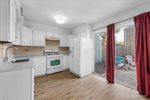 Tiny photo for 802 Lexington Circle #802, Hanover Park, IL 60133 (MLS # 12446680)