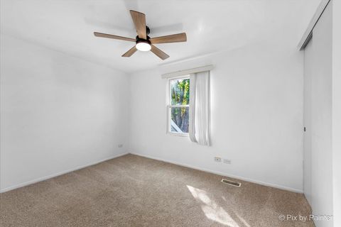 Tiny photo for 802 Lexington Circle #802, Hanover Park, IL 60133 (MLS # 12446680)