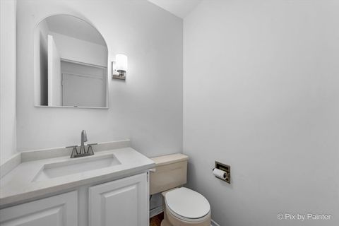 Tiny photo for 802 Lexington Circle #802, Hanover Park, IL 60133 (MLS # 12446680)