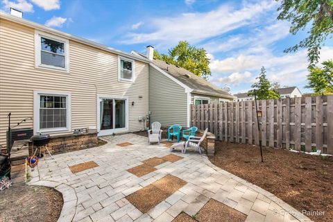 Tiny photo for 802 Lexington Circle #802, Hanover Park, IL 60133 (MLS # 12446680)