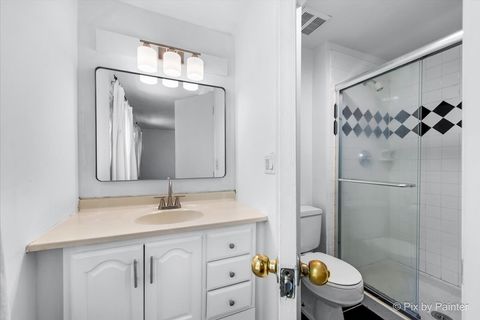 Tiny photo for 802 Lexington Circle #802, Hanover Park, IL 60133 (MLS # 12446680)