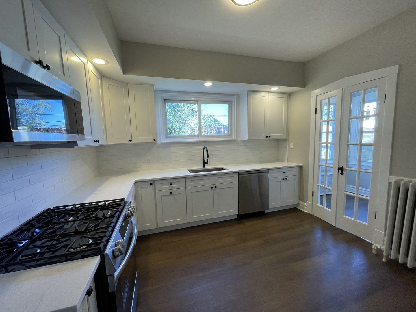 4130 W Newport Avenue