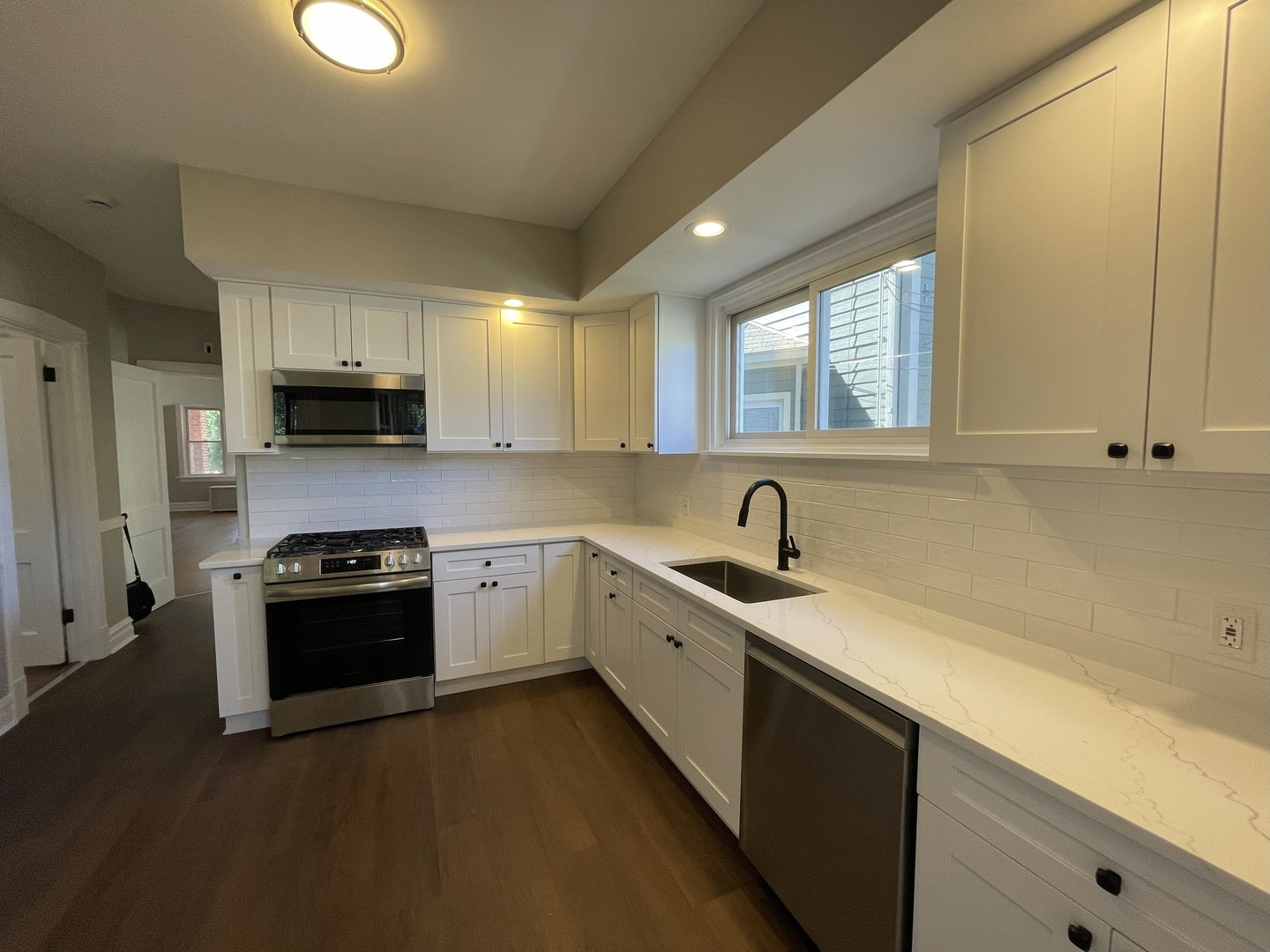 4130 W Newport Avenue