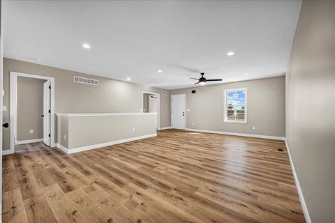 Tiny photo for 180 S Oak Street, El Paso, IL 61738 (MLS # 12512942)