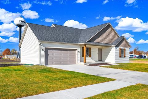 Tiny photo for 180 S Oak Street, El Paso, IL 61738 (MLS # 12512942)