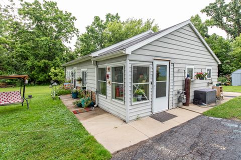 Tiny photo for 12716 W Grandview Avenue, Waukegan, IL 60085 (MLS # 12417291)