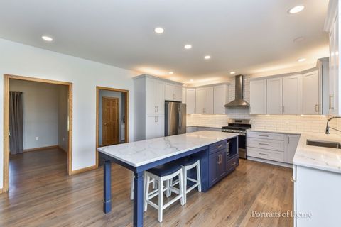 Tiny photo for 326 Austin Court, Yorkville, IL 60560 (MLS # 12464394)