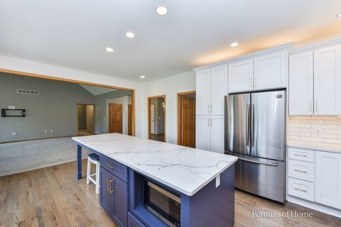 Tiny photo for 326 Austin Court, Yorkville, IL 60560 (MLS # 12464394)