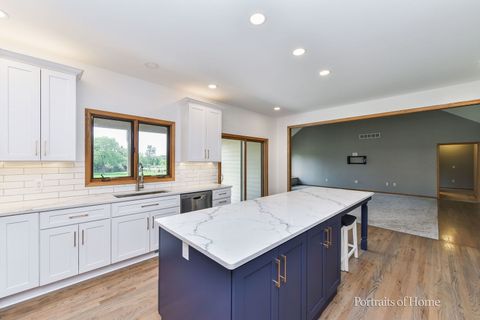 Tiny photo for 326 Austin Court, Yorkville, IL 60560 (MLS # 12464394)