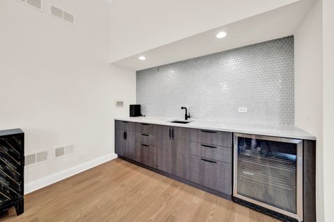 Tiny photo for 5 S Meadow Court, South Barrington, IL 60010 (MLS # 12600470)