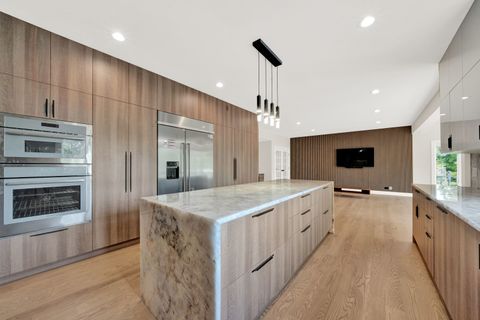 Tiny photo for 5 S Meadow Court, South Barrington, IL 60010 (MLS # 12600470)