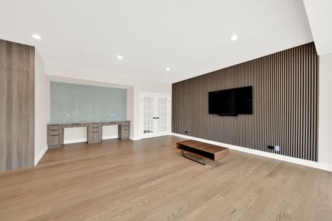Tiny photo for 5 S Meadow Court, South Barrington, IL 60010 (MLS # 12600470)