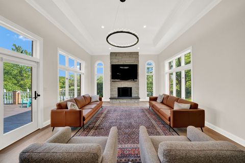 Tiny photo for 5 S Meadow Court, South Barrington, IL 60010 (MLS # 12600470)