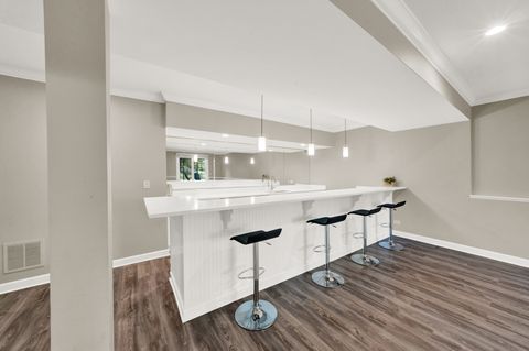 Tiny photo for 5 S Meadow Court, South Barrington, IL 60010 (MLS # 12600470)