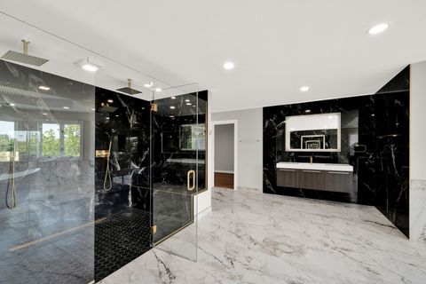 Tiny photo for 5 S Meadow Court, South Barrington, IL 60010 (MLS # 12600470)