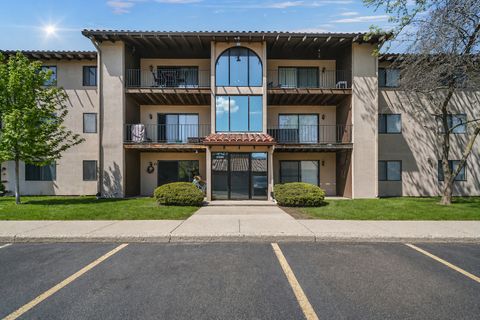 Photo of 21W581 North Avenue #30, Lombard, IL 60148 (MLS # 12628799)