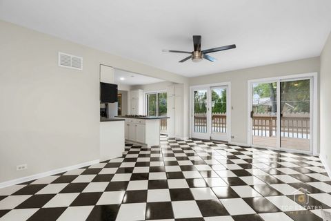 Tiny photo for 445 W Dorset Avenue, Palatine, IL 60067 (MLS # 12512749)