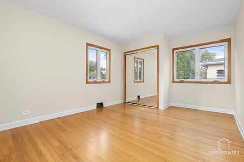 Tiny photo for 445 W Dorset Avenue, Palatine, IL 60067 (MLS # 12512749)