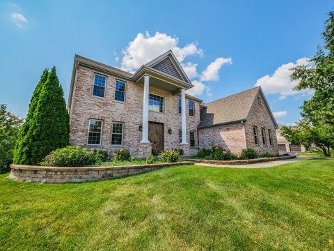 Photo of 2 Twelve Lakes Court, Lake In The Hills, IL 60156 (MLS # 12452229)