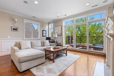 Tiny photo for 3302 N Racine Avenue #3, Chicago, IL 60657 (MLS # 12679167)