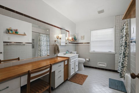 Tiny photo for 2304 E High Street, Davenport, IA 52803 (MLS # 12792844)