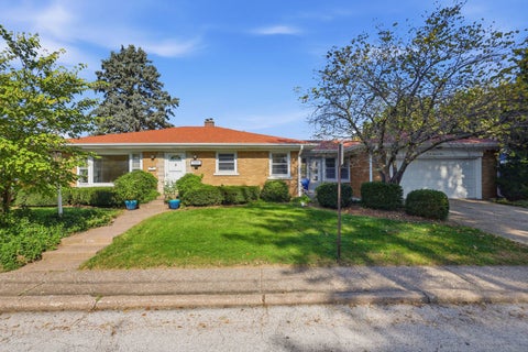 Tiny photo for 2304 E High Street, Davenport, IA 52803 (MLS # 12792844)