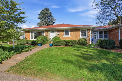 Tiny photo for 2304 E High Street, Davenport, IA 52803 (MLS # 12792844)