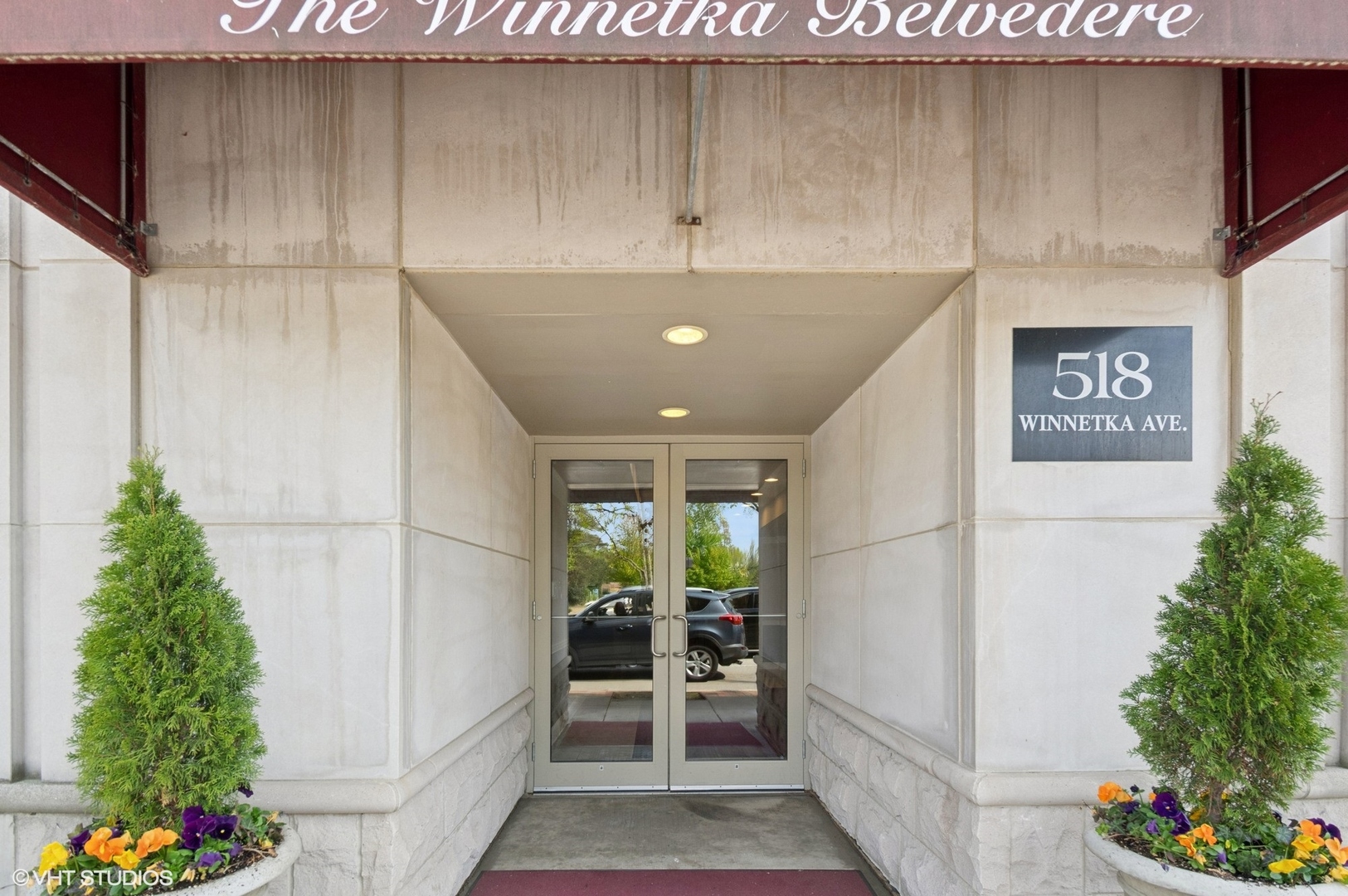518 Winnetka Avenue 203