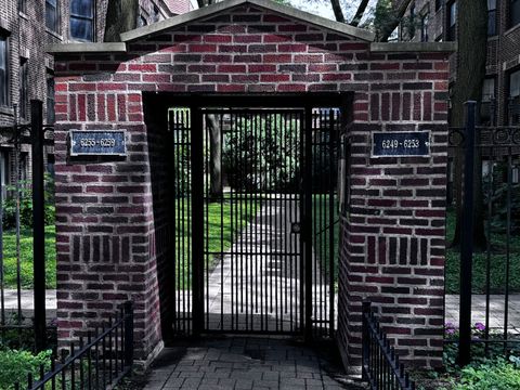 Tiny photo for 6249 N Sheridan Road #5, Chicago, IL 60660 (MLS # 12446412)